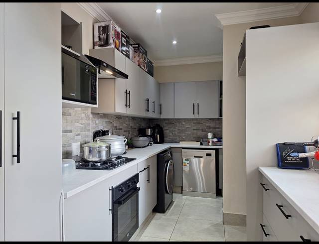 3 BEDROOM HOUSE FOR SALE IN RENSBURG